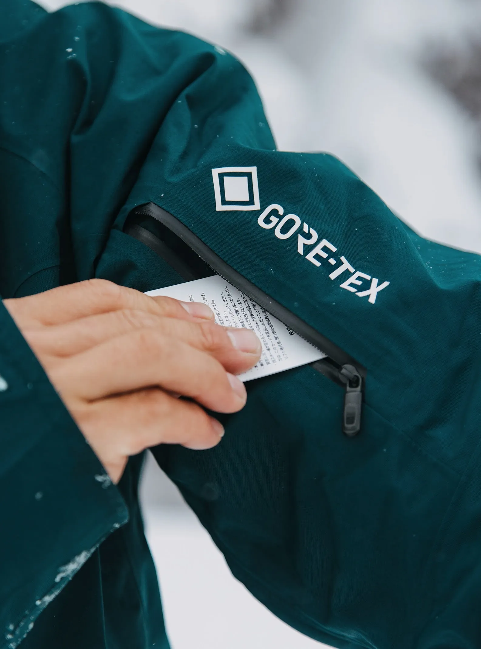 Burton AK GORE Velocity Anorak 2025